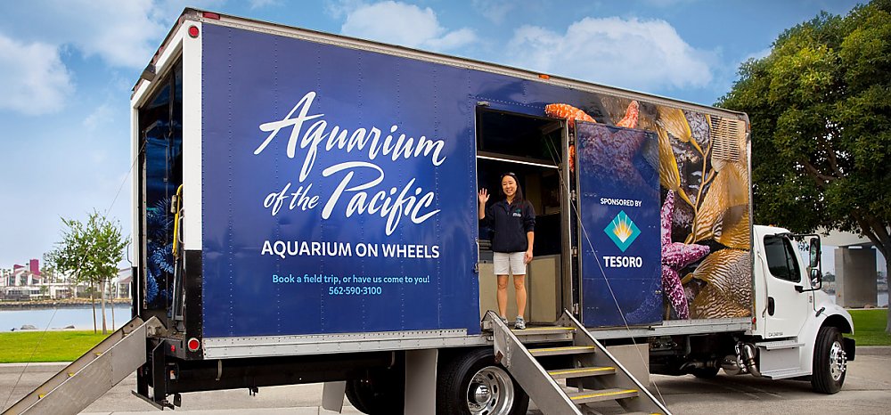 Aquarium on Wheels with educator